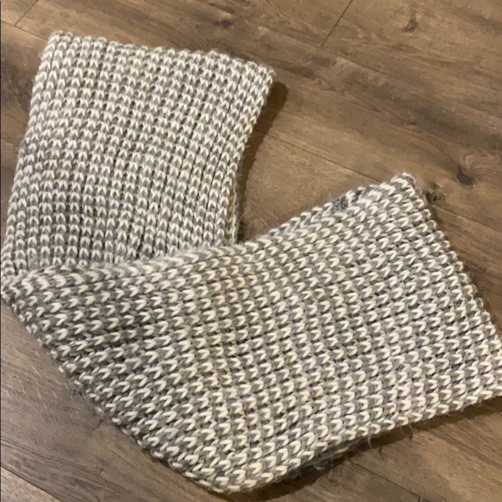 Gray & white infinity scarf
